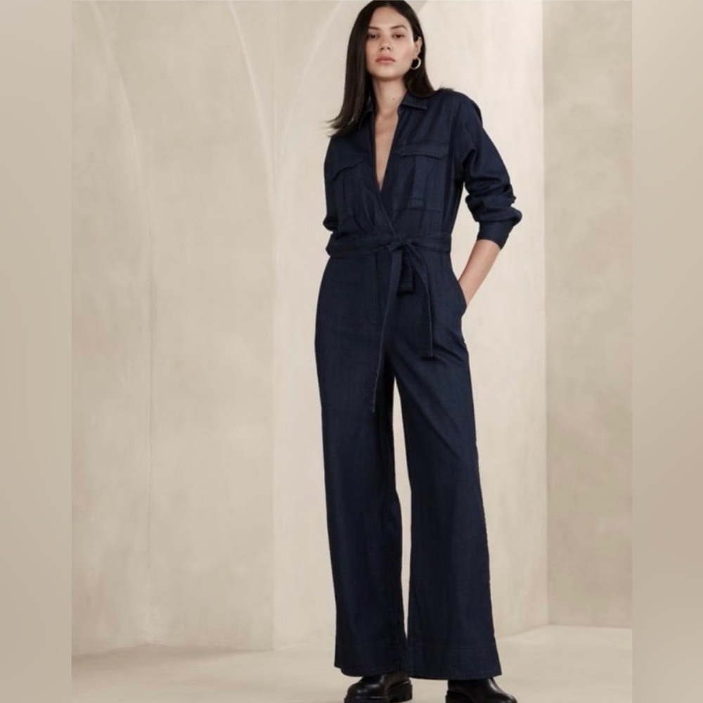 Banana Republic Navy Blue Women's Jumpsuit. Size 0P